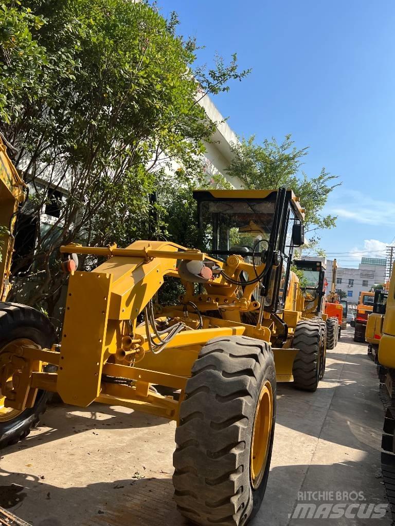 CAT 140K Gréderek