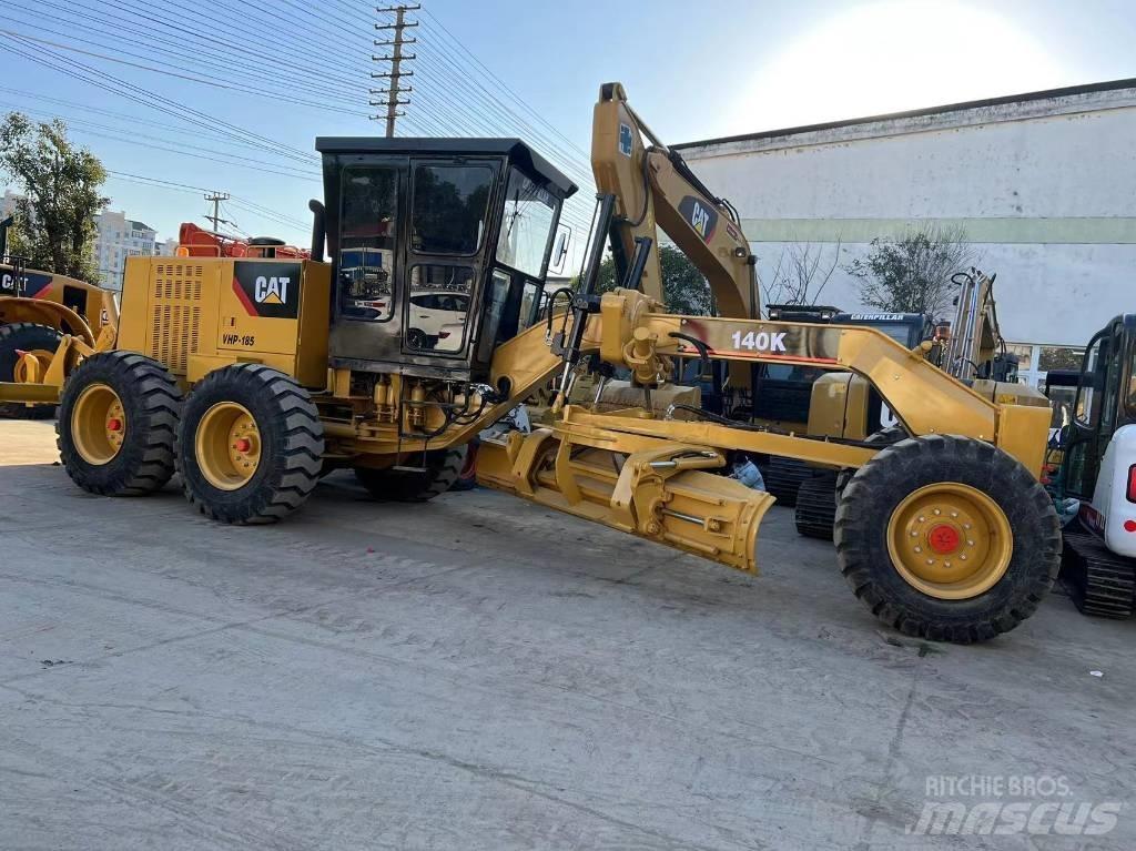 CAT 140K Gréderek