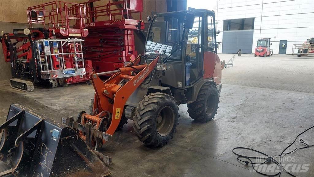 Weycor AR320 Cab Univerzális rakodók