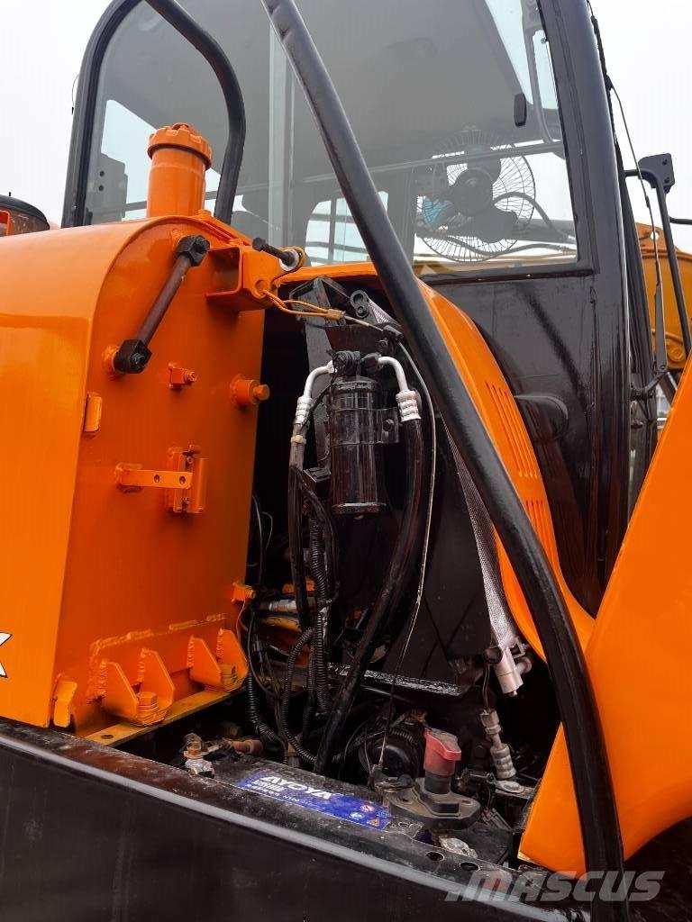 Hyundai Robex 60 W-9 Gumikerekes kotrók