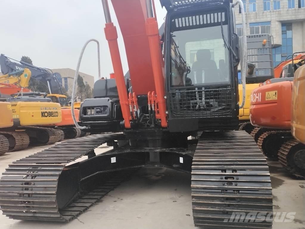 Hitachi ZX 200 Lánctalpas kotrók