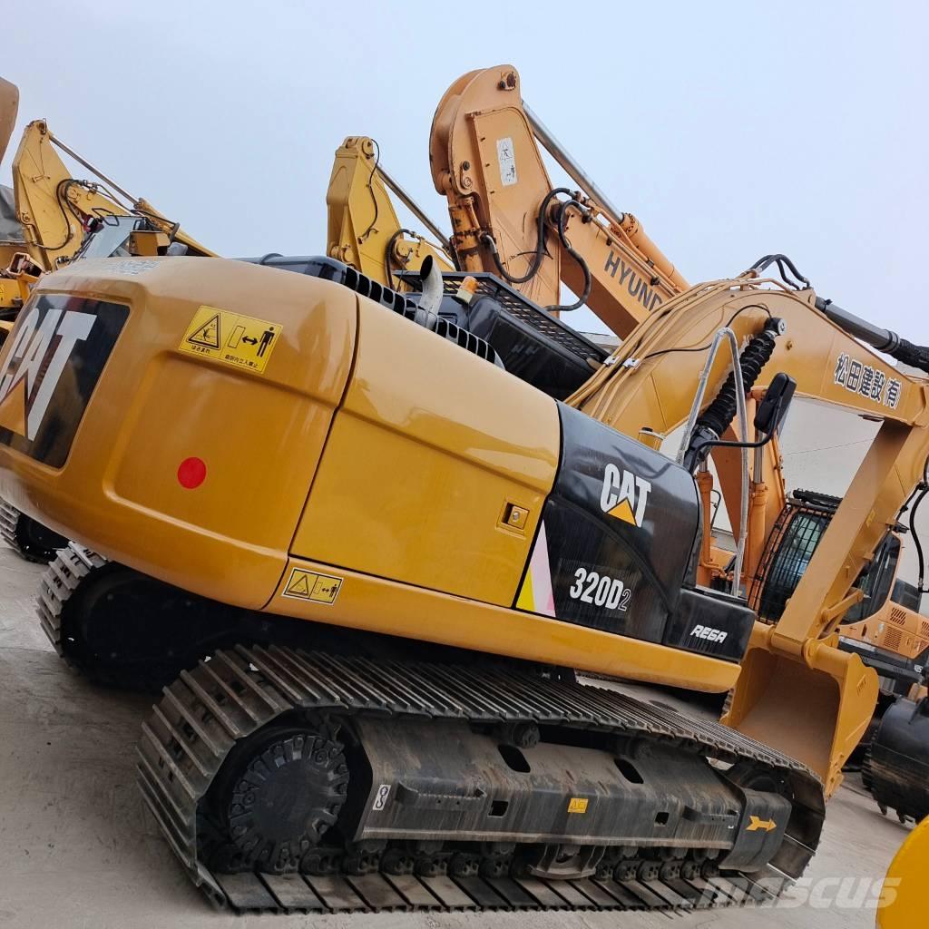CAT 320 D2 L Lánctalpas kotrók