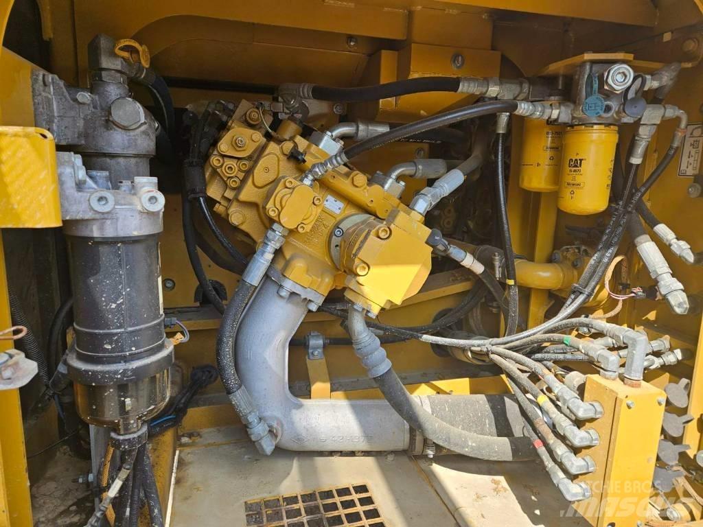 CAT 326 F L Lánctalpas kotrók