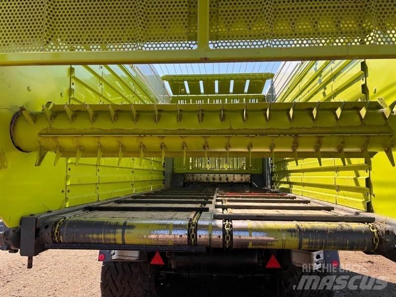 CLAAS Quantum 4700 Önrakodó pótkocsik