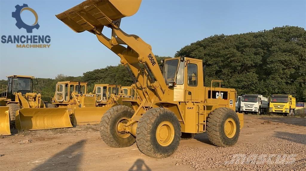CAT 950E Gumikerekes homlokrakodók