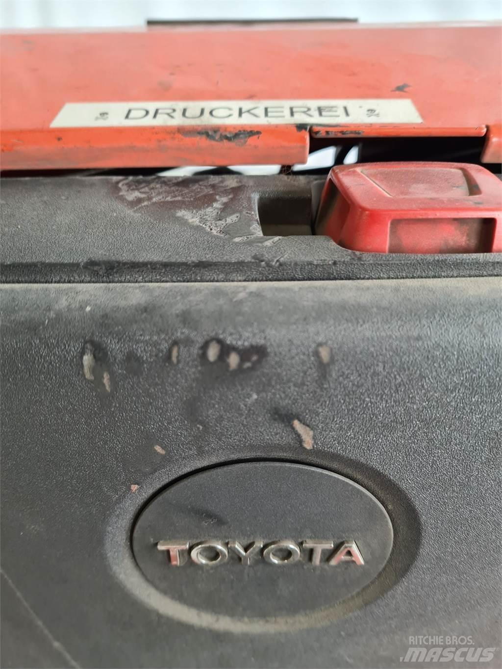 Toyota LWE 250 Alacsony emelőkocsi