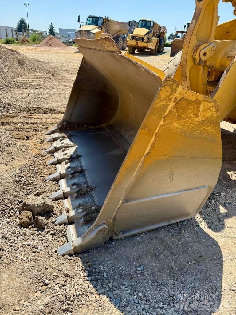 CAT 966 G Gumikerekes homlokrakodók