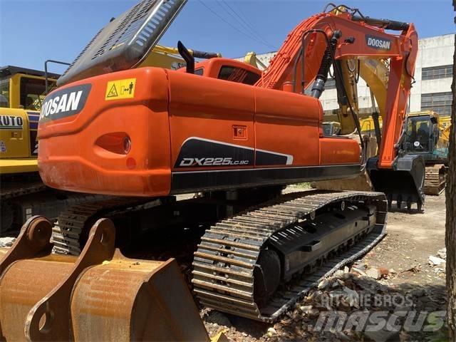 Doosan DX 225 LC Lánctalpas kotrók
