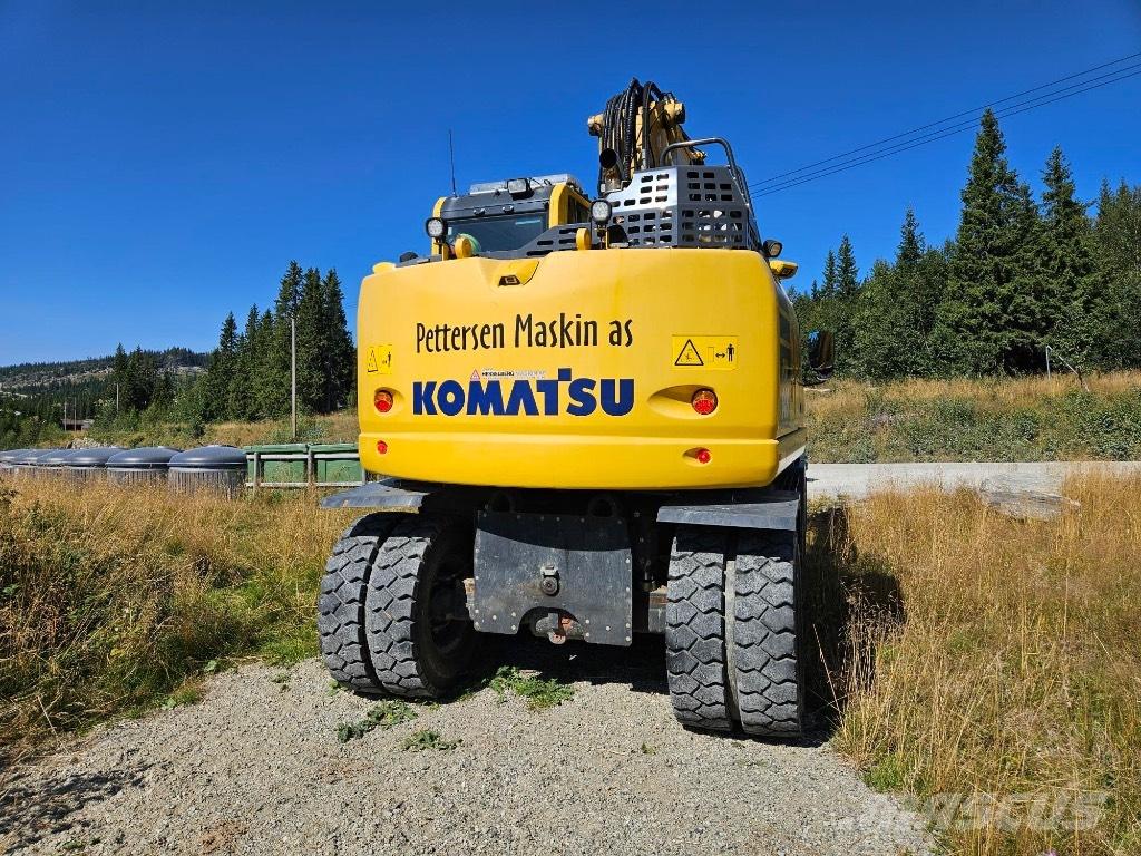 Komatsu PW 148-11 Gumikerekes kotrók