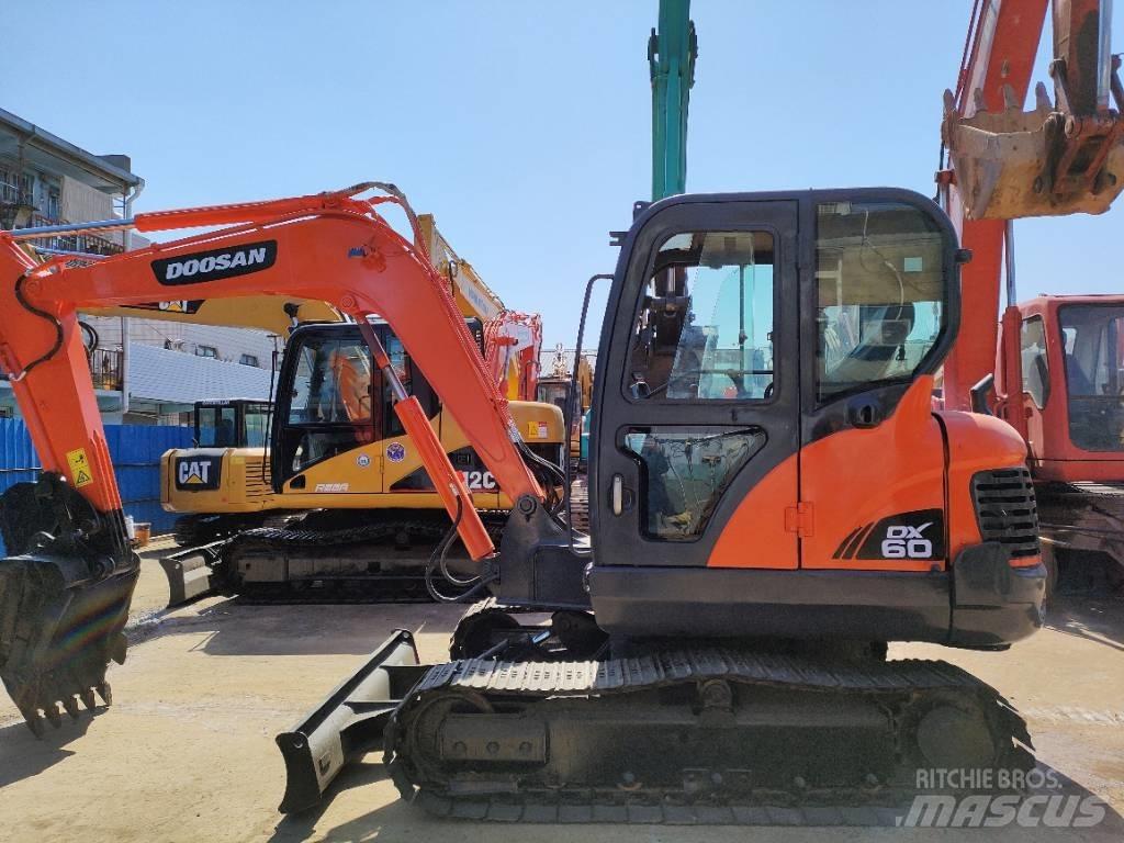 Doosan DX 60 Lánctalpas kotrók