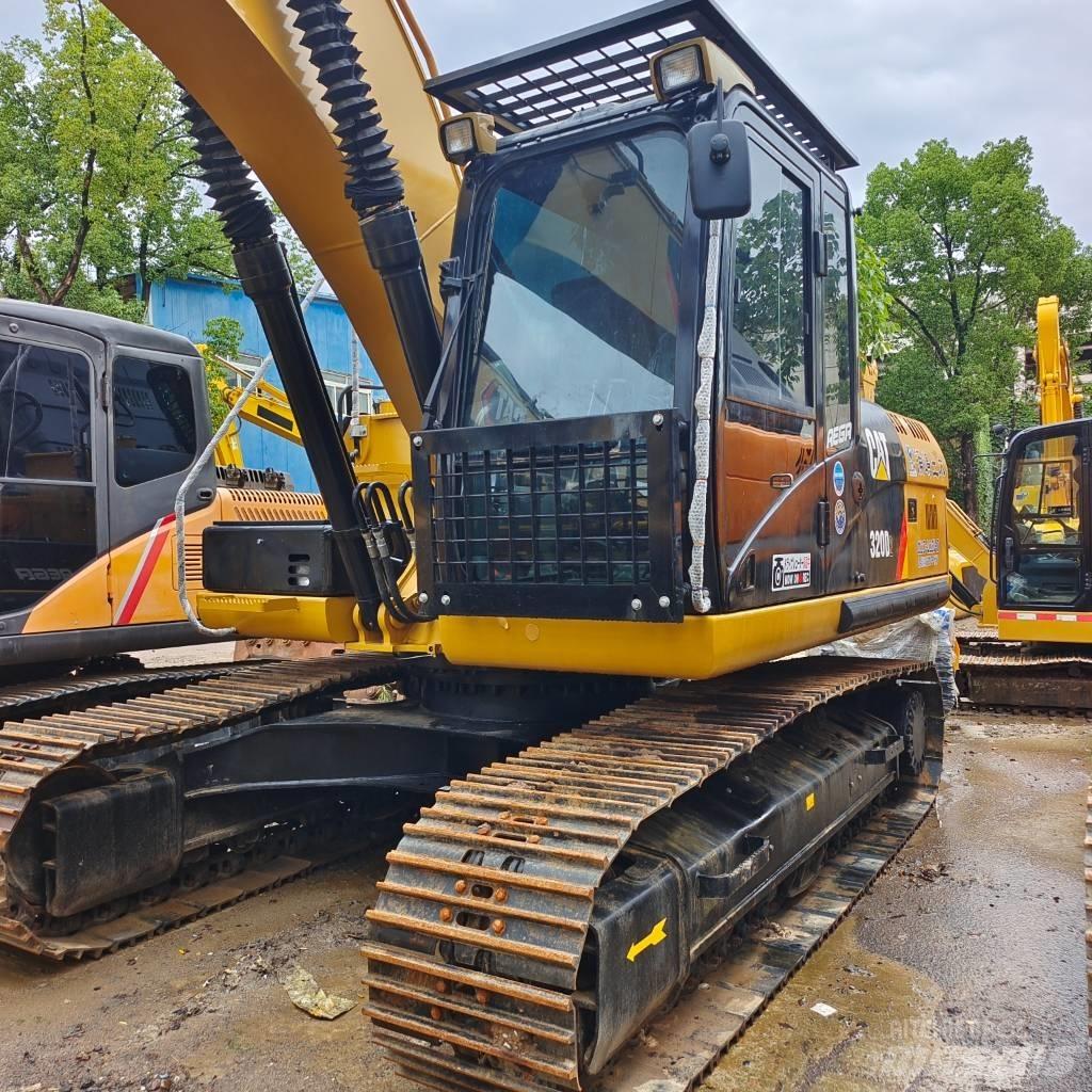 CAT 320D2 Lánctalpas kotrók