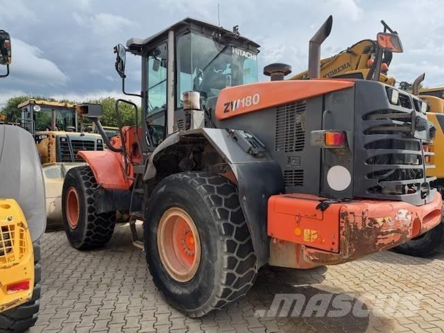 Hitachi ZW 180 Gumikerekes homlokrakodók