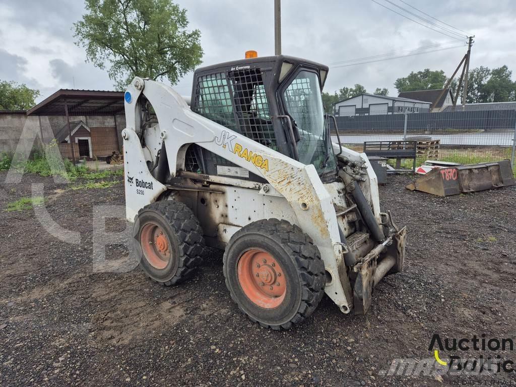 Bobcat S 250 Kompaktrakodók