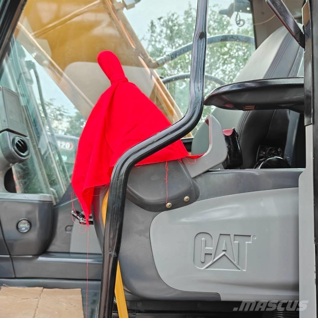 CAT 320 D Lánctalpas kotrók