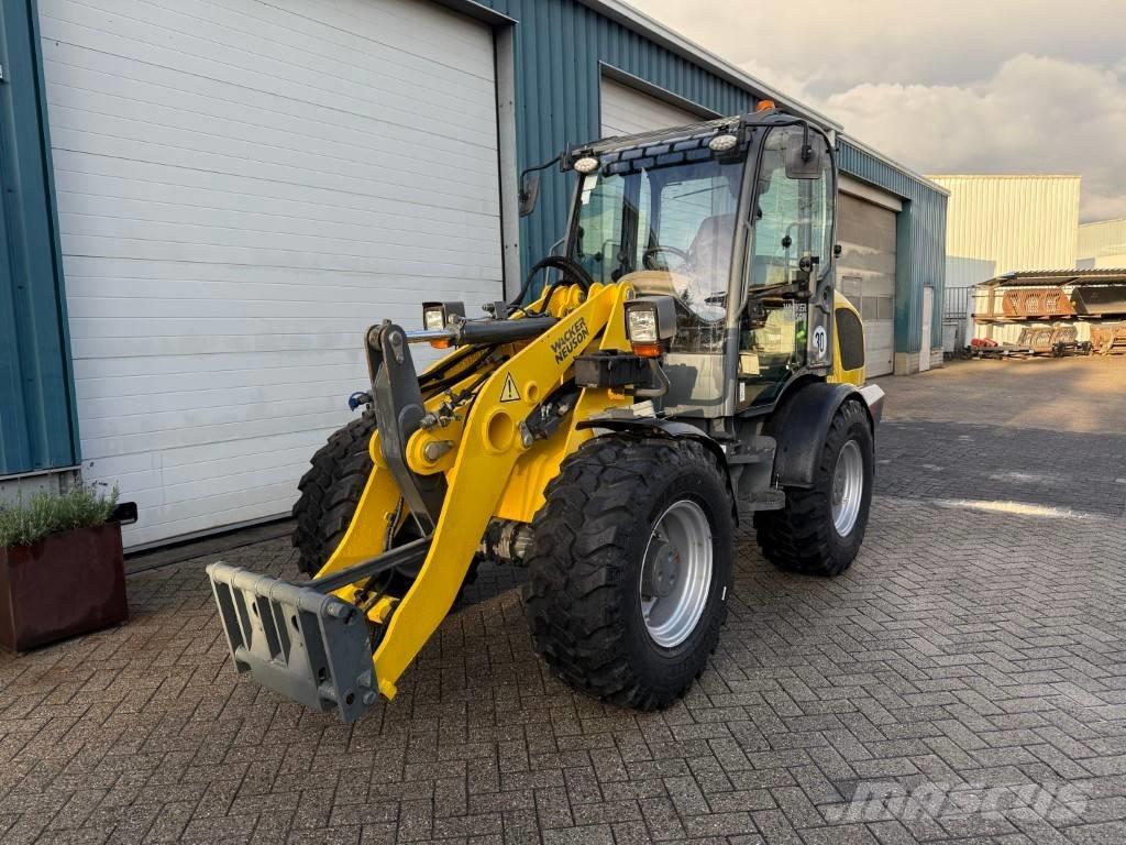 Wacker WL52 Gumikerekes homlokrakodók