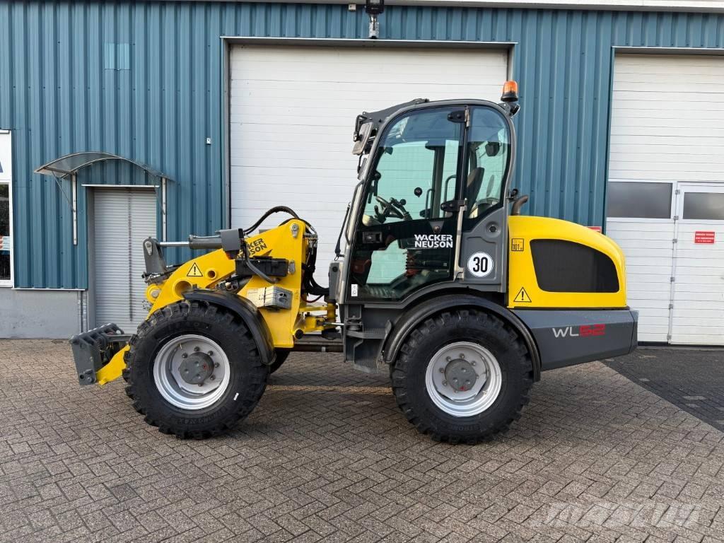 Wacker WL52 Gumikerekes homlokrakodók
