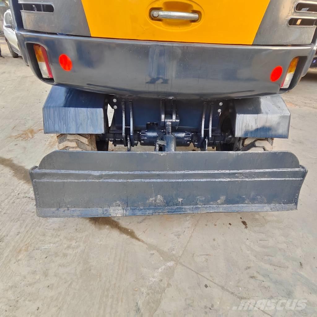 Hyundai R60W Gumikerekes kotrók