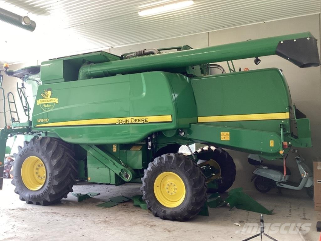 John Deere W540+618R Kombájnok