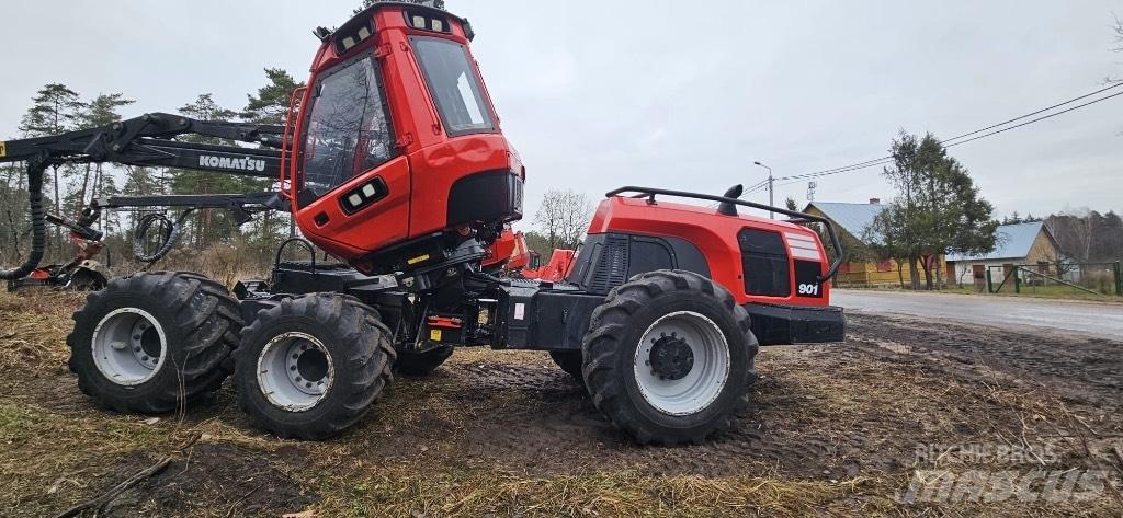 Komatsu 901 Betakarítók
