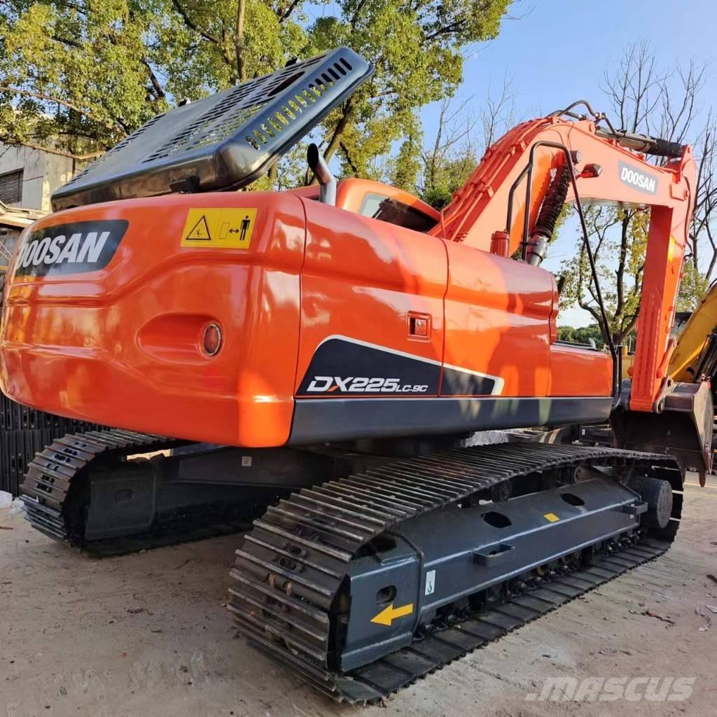 Doosan DX 225 LC Lánctalpas kotrók