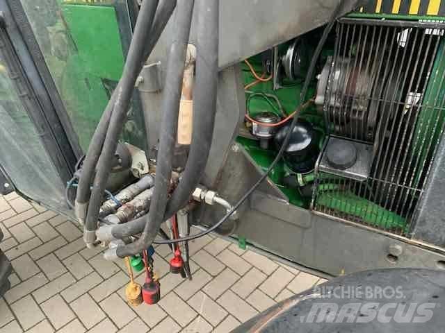 John Deere 2450 Traktorok