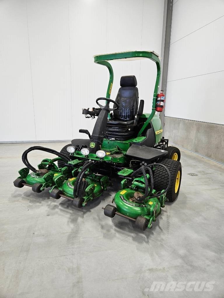 John Deere 8800 Ráülős fűnyírók