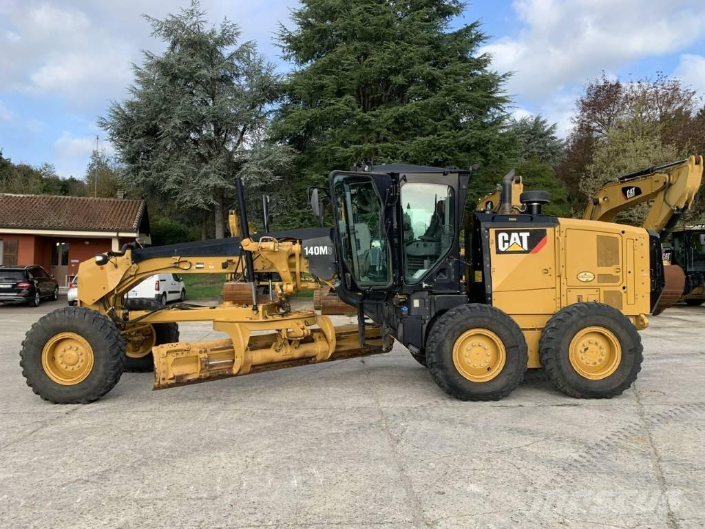 CAT 140 M 3 Gréderek