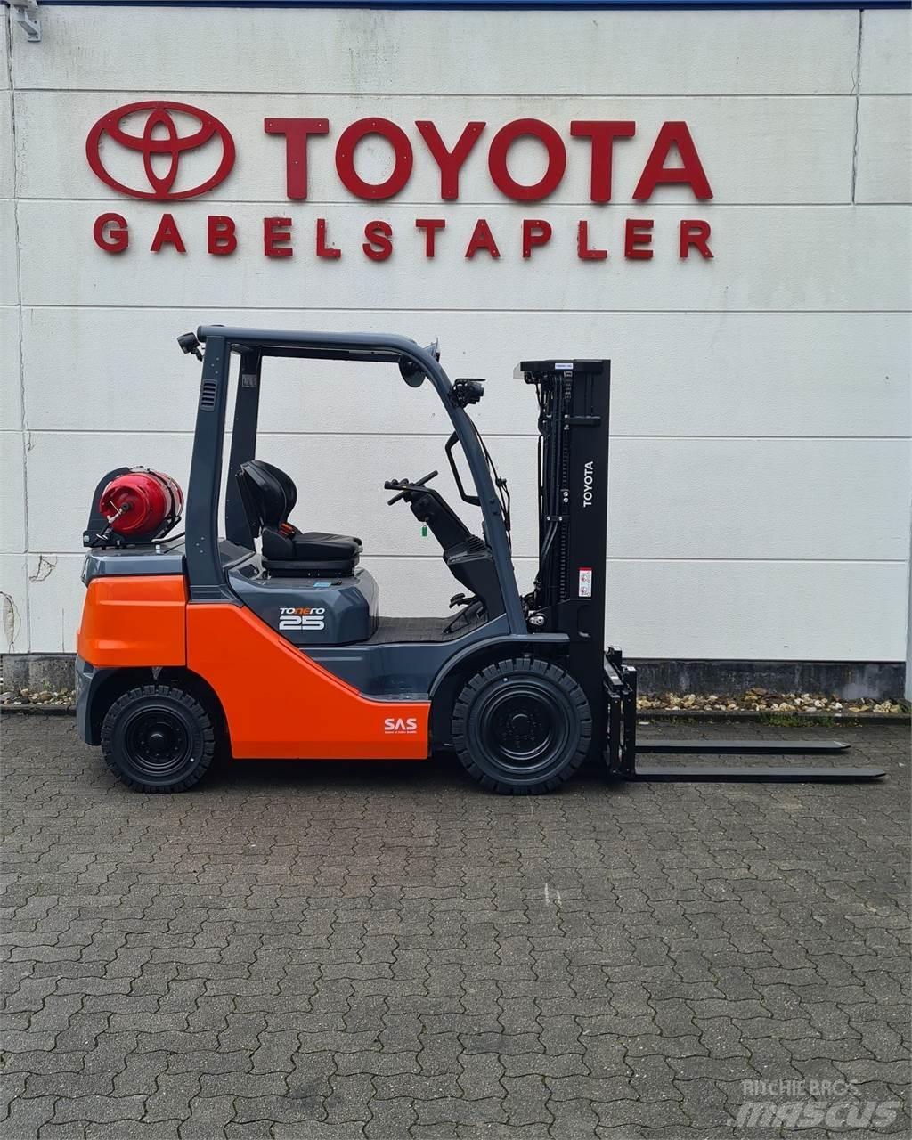 Toyota 02-8FGF25 Gázüzemű targoncák