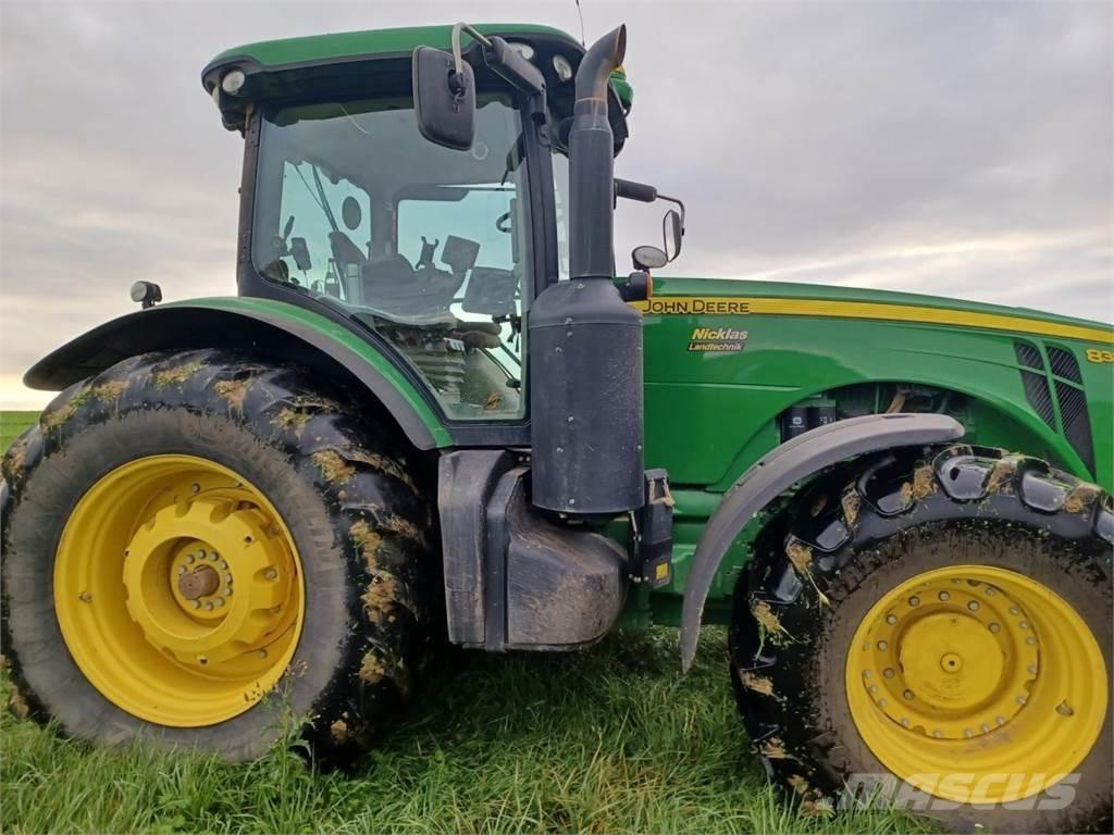 John Deere 8335R Traktorok