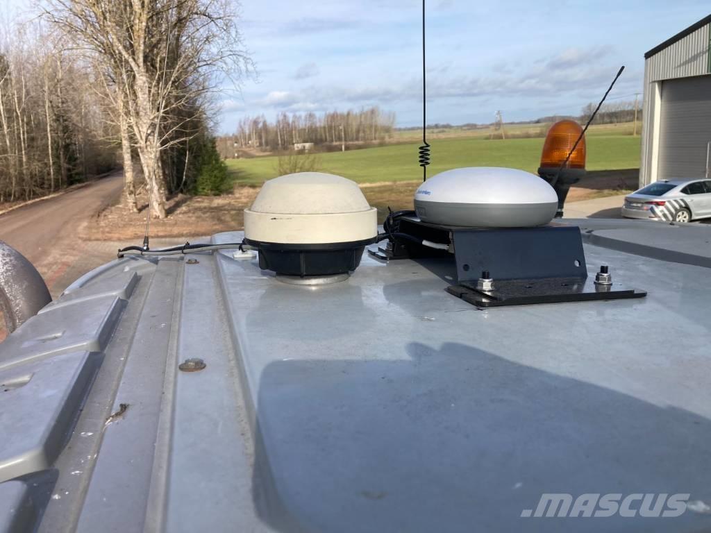 Amazone UX 4200 24 m Vontatott trágyaszórók