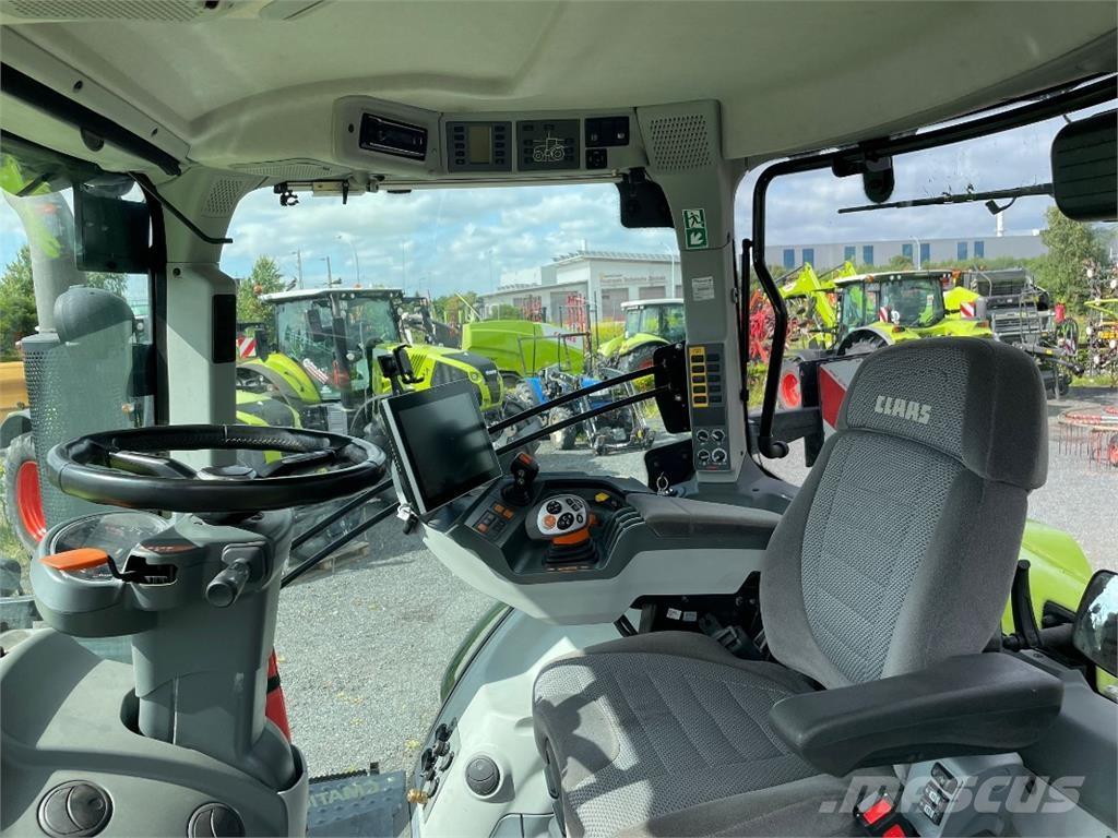 CLAAS Axion 810 CM Traktorok