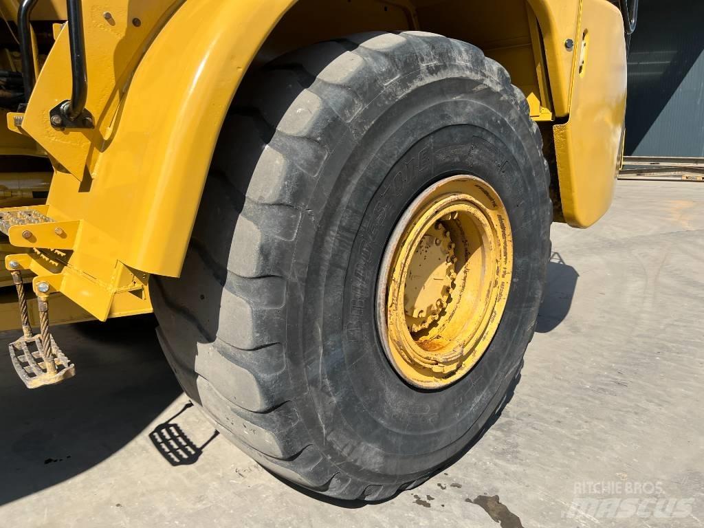 CAT 740 Water Truck Vízszállító teherautók