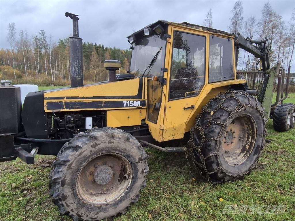 Valtra 715M Traktorok
