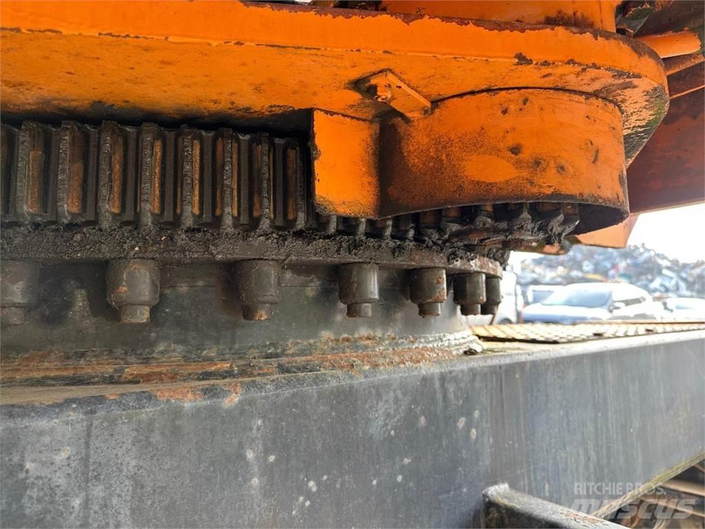 Atlas 1602E Gumikerekes kotrók