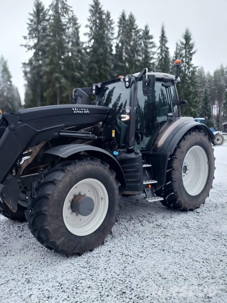 Valtra T 235 Traktorok