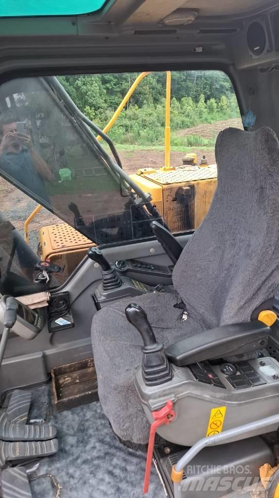 Volvo EC210B Lánctalpas kotrók