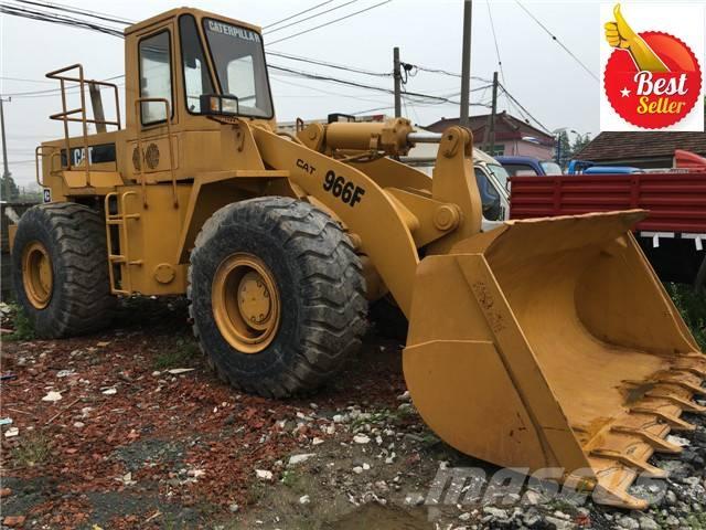 CAT 966 F Gumikerekes homlokrakodók