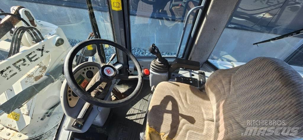 Terex TL 70 S Gumikerekes homlokrakodók