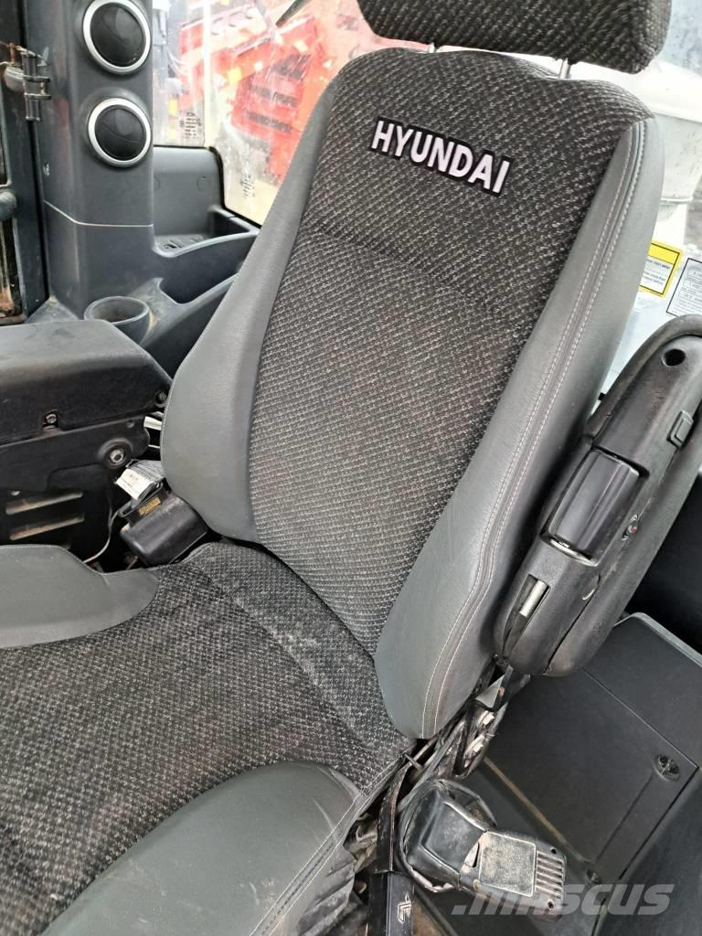 Hyundai HL 960 Gumikerekes homlokrakodók