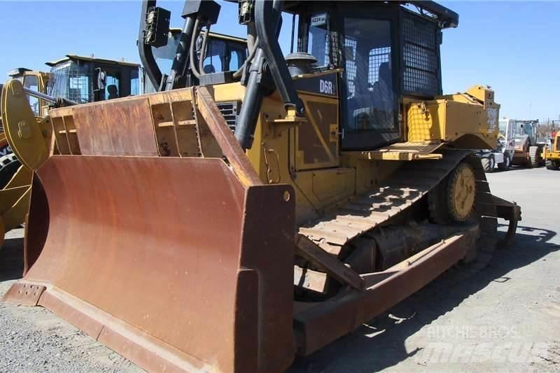 CAT D6R2 lánctalpas dózerek