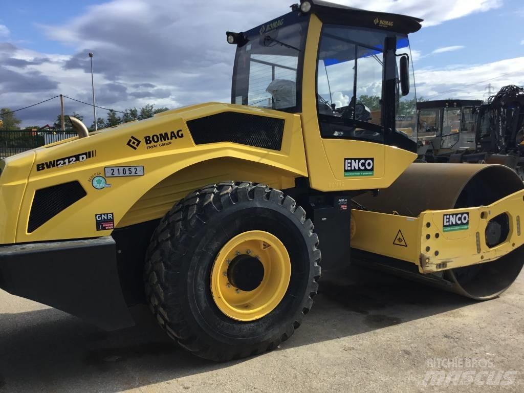 Bomag BW212D5 Talajtömörítő gépek