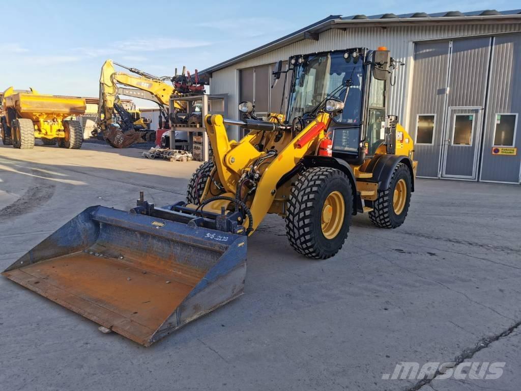 CAT 908 Gumikerekes homlokrakodók