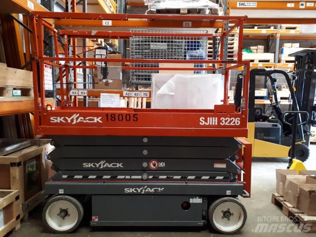 SkyJack SJ 3226 Ollós emelők