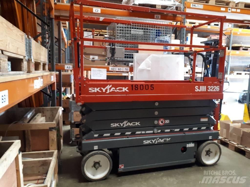 SkyJack SJ 3226 Ollós emelők