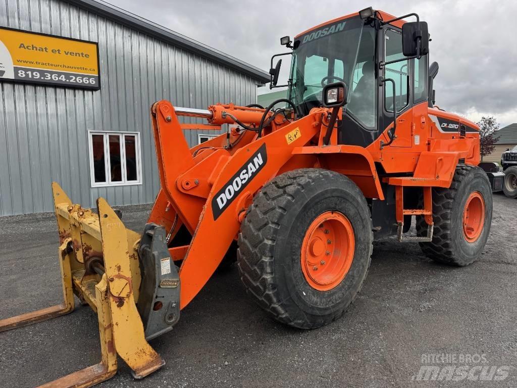 Doosan DL220-5 Gumikerekes homlokrakodók
