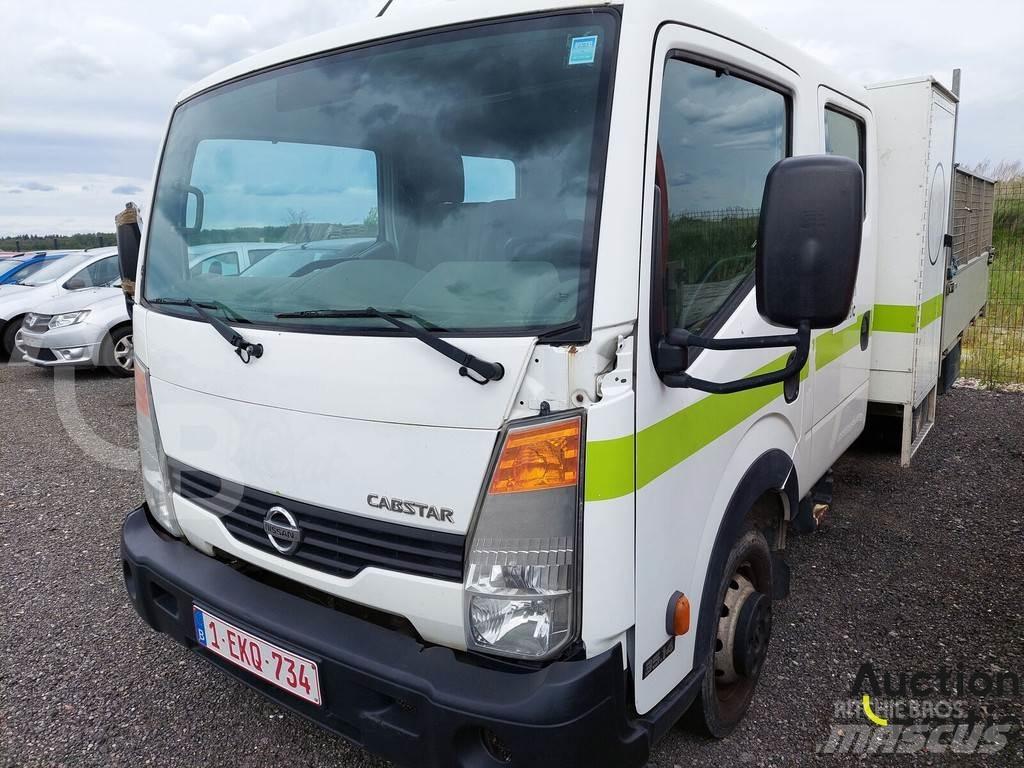 Nissan Cabstar Kis teherszállító/Platós kocsi