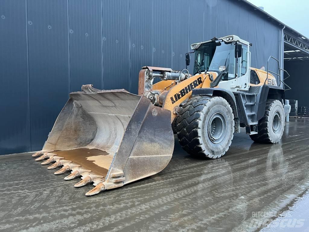 Liebherr L580 Gumikerekes homlokrakodók