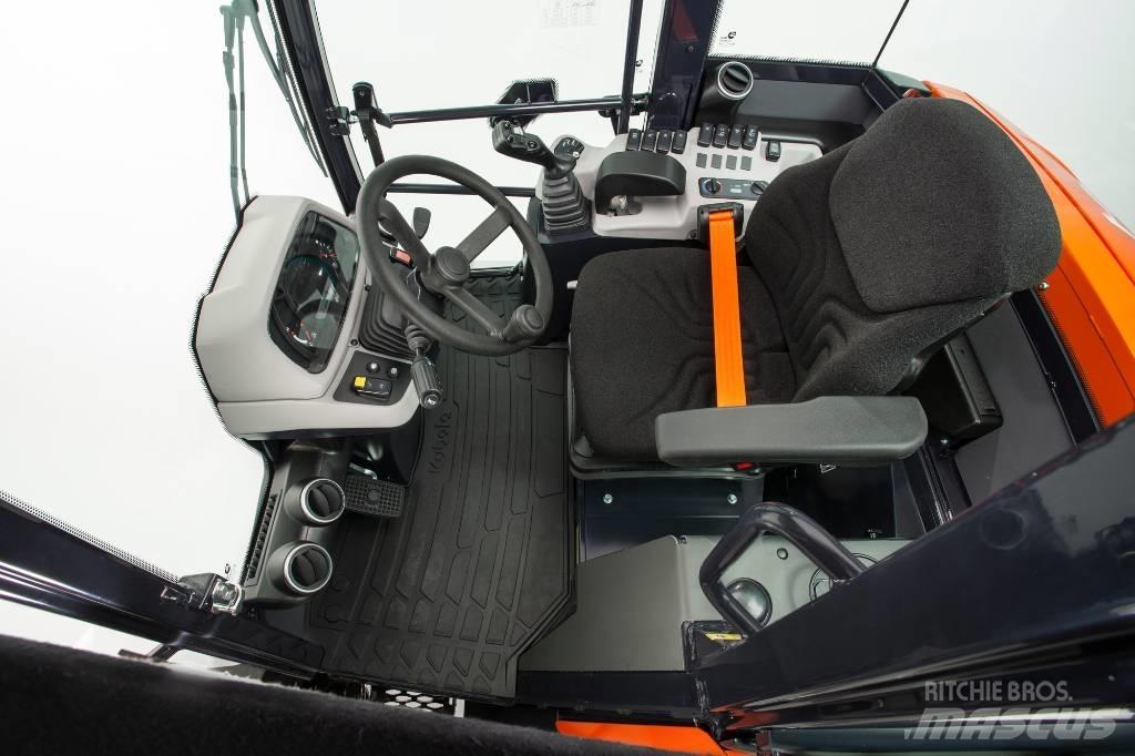 Kubota R 090 Gumikerekes homlokrakodók