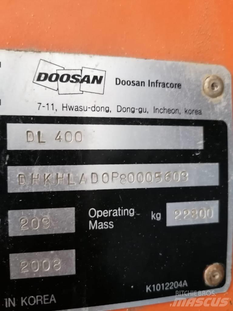 Doosan DL 400 Gumikerekes homlokrakodók