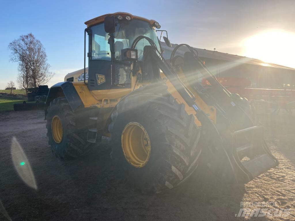 JCB 426E AGRI Gumikerekes homlokrakodók